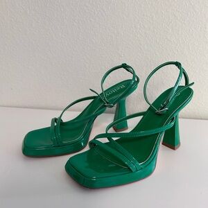 Size 7.5 Reitoye green heels